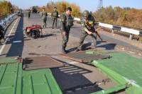 На Донетчине украинские военные инженеры восстанавливают разрушенную транспортную инфраструктуру