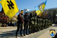В Киеве провели в зону АТО сотню бойцов батальона «Азов»