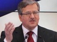 Коморовский намекнул, что уже в ближайшее время санкции Евросоюза в отношении России подвергнутся серьезному испытанию