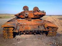 Под Донецком обнаружили сгоревшие российские танки