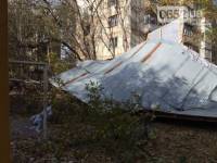 Непогода, разгулявшаяся в Крыму, срывала крыши с домов и застопорила работу Керченской переправы