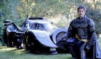 Австралиец создал самый настоящий Бэтмобиль. Теперь его предлагают продать либо... «покрестить»
