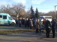 Жители Макеевки перекрыли дорогу в знак протеста против действий ДНР