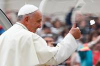 Папа Римский разрешил установить на площади Святого Петра душевые кабинки для бездомных
