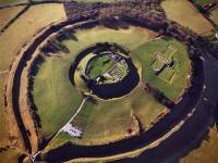 Английские археологи обнаружили гигантский замок короля
