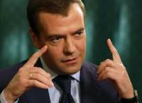 Медведев «спел» россиянам очередную красивую песню о том, как Запад сам себя наказал за свои санкции