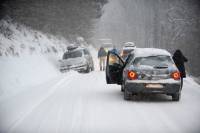 Во Франции из-за снегопада в снежной ловушке оказались 15 тысяч автомобилей