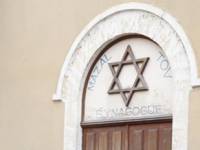 Возле парижской синагоги взорвался автомобиль
