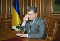 Порошенко переговорил с Олландом и Меркель о ситуации на Донбассе