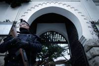 В пригороде Парижа захвачены заложники