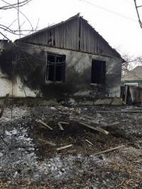 Это все, что осталось от Крымского после очередного обстрела. Фото с места событий