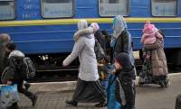 Количество переселенцев из Донбасса и Крыма уже превысило 900 тысяч человек