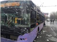 Обстрел террористами троллейбуса в Донецке. Фото с места событий