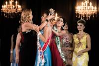 Участница бразильского конкурса красоты сорвала корону с головы победительницы