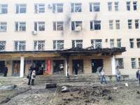 В Донецке снаряд попал в больницу. Фото с места событий