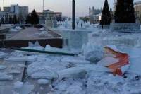 Двое ребят из Кургана угнали мусоровоз, чтобы разгромить ледовый городок посреди Челябинска
