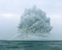Мощный взрыв прогремел возле Ялты со стороны моря. Его источник не ясен