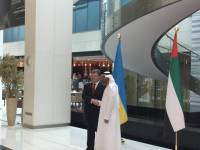 Порошенко договорился с ОАЭ о поставках Украине оружия и военной техники