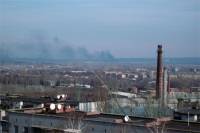 В Славянске что-то рвануло, не перестает валить черный густой дым