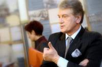 Ющенко уверен, что в стремительном падении гривны виноват Кабмин Яценюка
