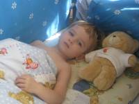 Больному лейкемией ребенку срочно нужна помощь