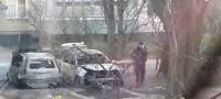 В Киеве ночью сгорели два автомобиля. Очевидцы говорят о взрыве
