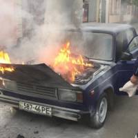 В Мукачево прямо во время движения загорелся автомобиль