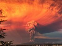 Вулкан Кальбуко в Чили выбросил пепел на высоту 20 км, объявлен высший уровень опасности