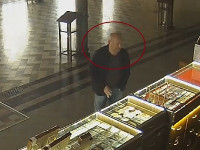 Неизвестные злоумышленники за несколько минут обокрали храм в Киево-Печерской Лавре