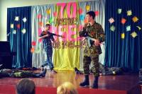 Донецкие учителя на утренниках учат детишек как нужно расстреливать украинцев