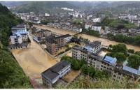 Мощное наводнение затопило Юго-Западный Китай. Десятки тысяч людей лишились крова