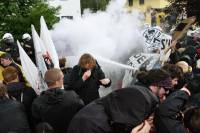 В Германии - массовые протесты против саммита G7. Полиция применила перечный газ