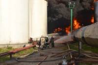 На данный момент на нефтебазе под Киевом горят еще три резервуара, один человек погиб, четверых так и не нашли