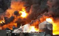 Пожарные хотят, чтобы топливо на нефтебазе полностью выгорело /Аваков/