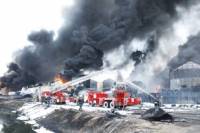 Еще две цистерны взорвались на горящей под Киевом нефтебазе. Есть угроза, что это еще не все