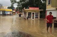 Сильный ливень спровоцировал в Сочи наводнение