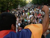 Один из митингующих в Ереване в знак протеста зашил себе рот