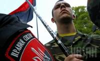 «Правый сектор» пикетирует Львовскую и Харьковскую ОГА