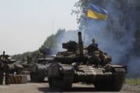 В Новоазовске готовится провокация. Боевики наносят на свои танки желто-синюю символику /СМИ/