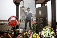 На Днепропетровщине осквернили могилу Сергея Нигояна