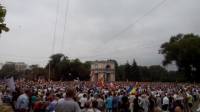 В Молдове десятки тысяч человек вышли на антиправительственный митинг