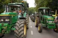 В Брюсселе проходит забастовка с участием 1000 тракторов