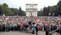 В Кишиневе снова многотысячная акция протеста
