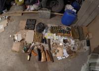 Экс-милиционер прятал в гараже на Донетчине целый арсенал пулеметов и гранатометов