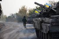 Украина продемонстрировала процесс отведения 60 танков от линии разграничения