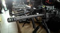 Турчинов показал журналистам новое оружие для полицейского спецназа