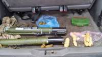 В Мариуполе СБУ задержала автомобиль с гранатометами