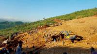 В Мьянме оползень похоронил сотню людей