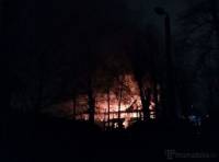 Ночью в Киеве сгорел ресторан. Фото и видео с места событий