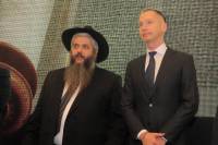Ложкин, Ляшко и Рабинович объединились в... киевской синагоге. По случаю бесплатной передачи 13 свитков Тор